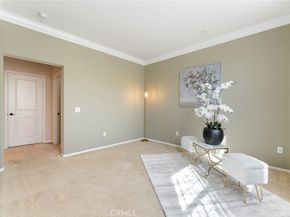 869 E Mountain Way D, Azusa CA 91702