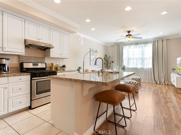 869 E Mountain Way D, Azusa CA 91702