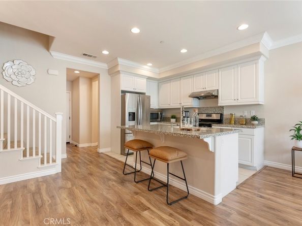 869 E Mountain Way D, Azusa CA 91702