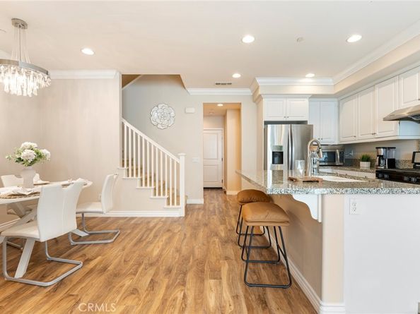 869 E Mountain Way D, Azusa CA 91702