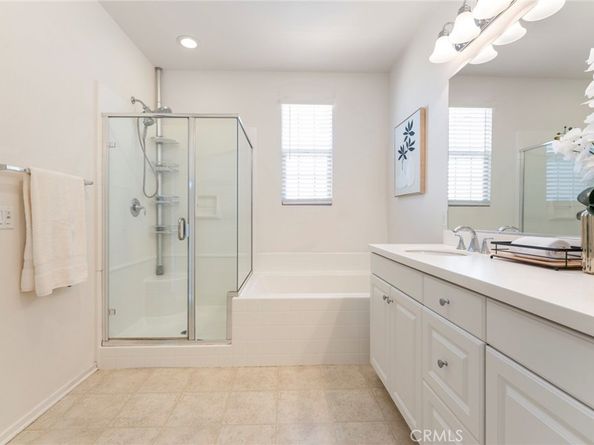 869 E Mountain Way D, Azusa CA 91702