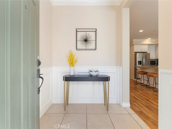 869 E Mountain Way D, Azusa CA 91702