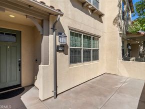 869 E Mountain Way D, Azusa CA 91702