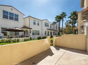869 E Mountain Way D, Azusa CA 91702