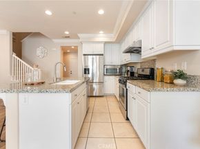 869 E Mountain Way D, Azusa CA 91702