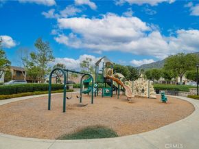 869 E Mountain Way D, Azusa CA 91702