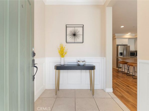 869 E Mountain Way D, Azusa CA 91702