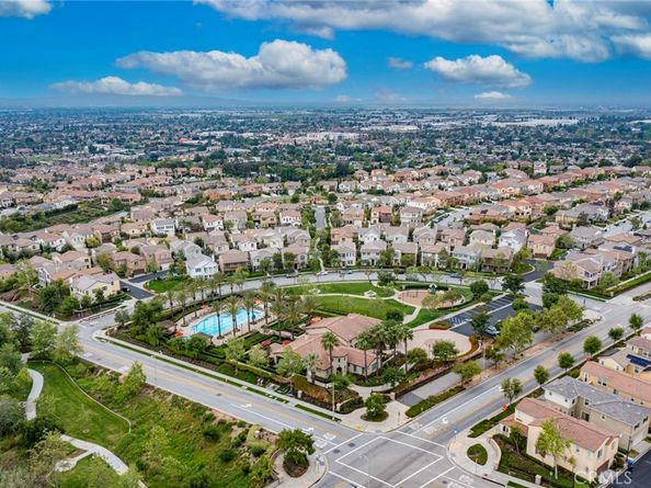 869 E Mountain Way D, Azusa CA 91702