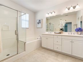 869 E Mountain Way D, Azusa CA 91702