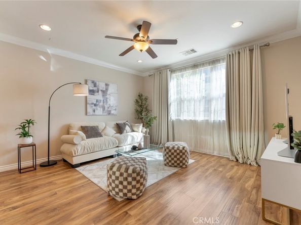 869 E Mountain Way D, Azusa CA 91702