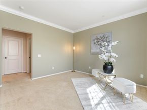 869 E Mountain Way D, Azusa CA 91702