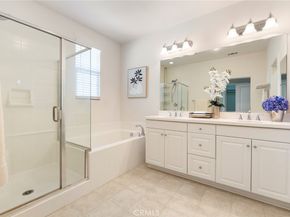 869 E Mountain Way D, Azusa CA 91702