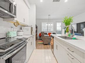 2827 Lily, El Monte CA 91733