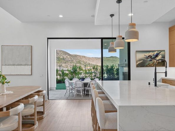 11862 N Hillsborough Lane, Porter Ranch CA 91326