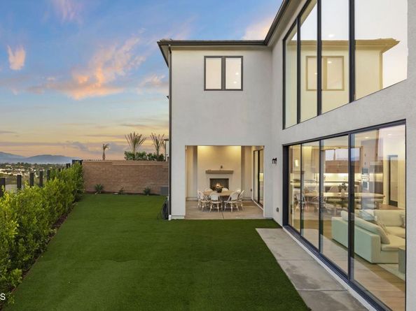 11862 N Hillsborough Lane, Porter Ranch CA 91326