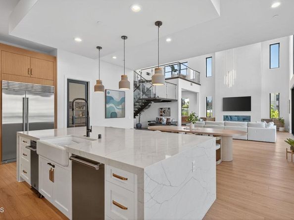 11862 N Hillsborough Lane, Porter Ranch CA 91326