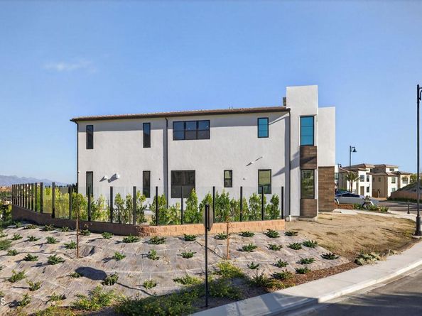 11862 N Hillsborough Lane, Porter Ranch CA 91326