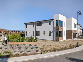 11862 N Hillsborough Lane, Porter Ranch CA 91326