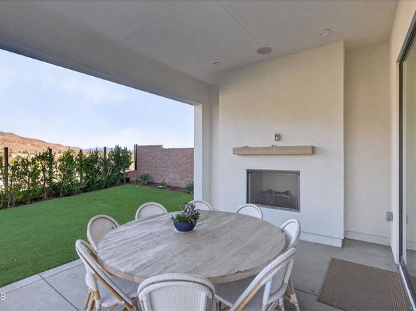 11862 N Hillsborough Lane, Porter Ranch CA 91326