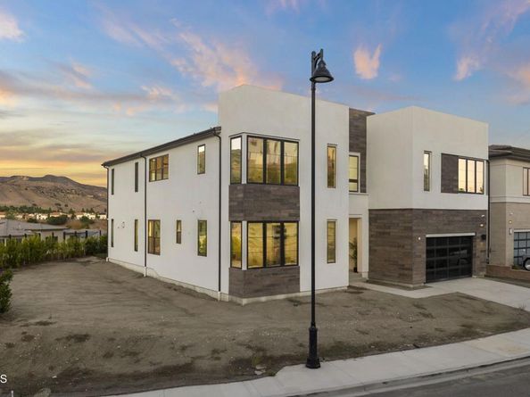 11862 N Hillsborough Lane, Porter Ranch CA 91326