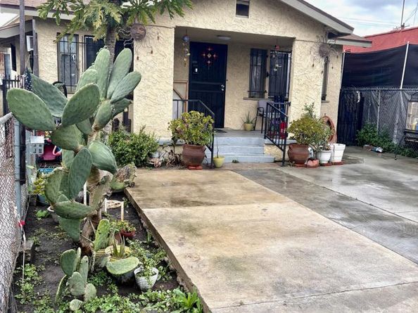 3443 9th Avenue, Los Angeles CA 90018