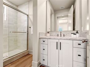 204 Alora, Irvine CA 92618