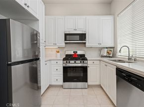 10 Palmieri Aisle, Irvine CA 92606