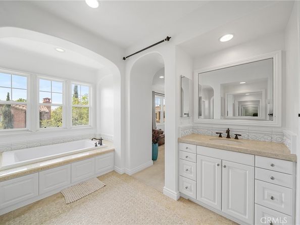 28 Townsend, Irvine CA 92620