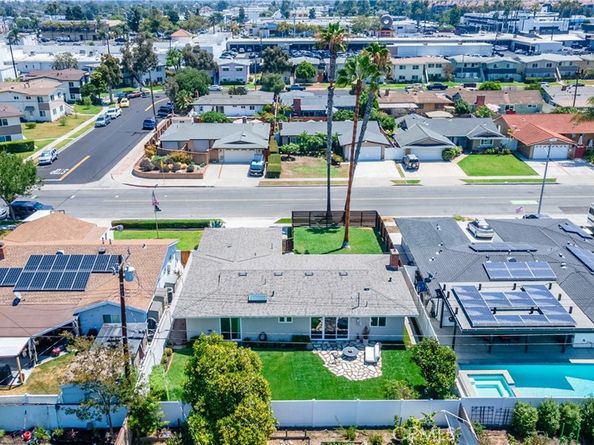 2957 Royal Palm Drive, Costa Mesa CA 92626