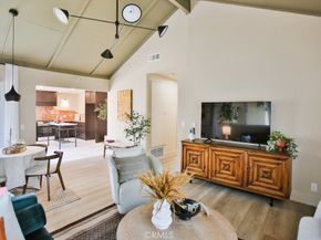 22861 Caminito Manresa 19, Laguna Hills CA 92653