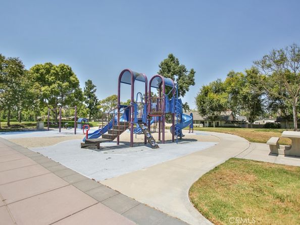 22861 Caminito Manresa 19, Laguna Hills CA 92653
