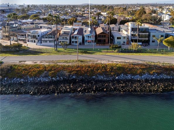 1627 Seal Way, Seal Beach CA 90740
