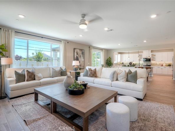 2066 Woolem Place, Escondido CA 92026