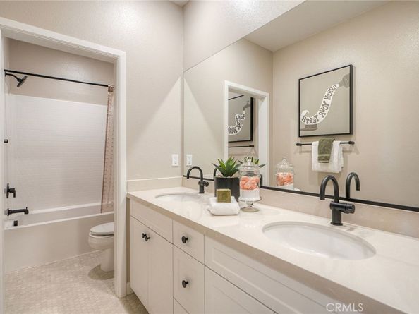 2066 Woolem Place, Escondido CA 92026