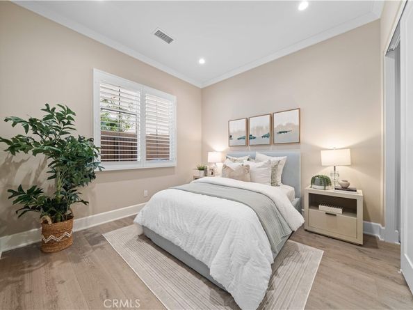100 Viano, Irvine CA 92602