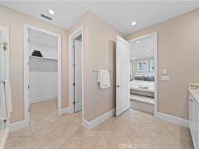 100 Viano, Irvine CA 92602