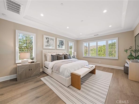 100 Viano, Irvine CA 92602