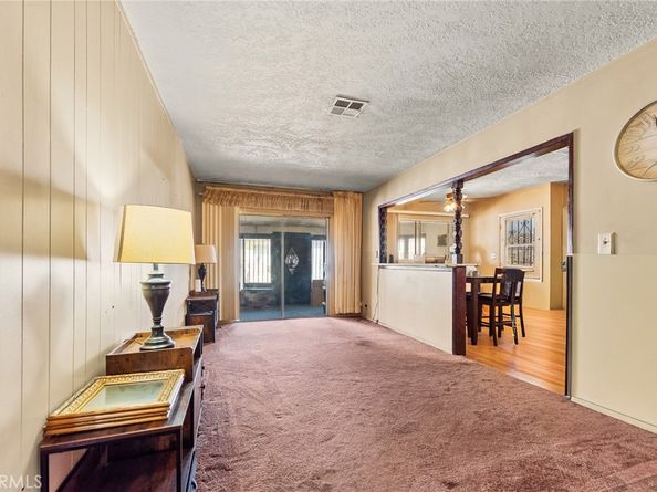 207 Los Angeles Avenue, Monrovia CA 91016