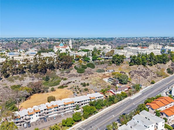 5649 5649 Lauretta, San Diego CA 92110