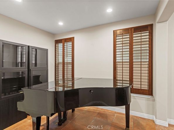 1858 W Meadowbrook, Santa Ana CA 92704