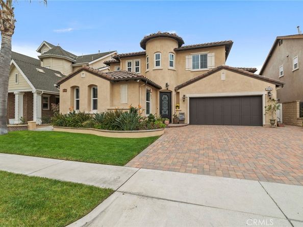 1858 W Meadowbrook, Santa Ana CA 92704