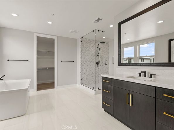 204 Stage, Irvine CA 92618