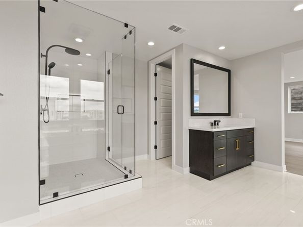 204 Stage, Irvine CA 92618