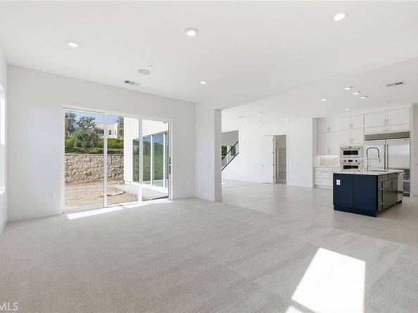 101 Red Oak, Lake Forest CA 92630