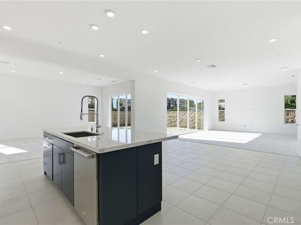 101 Red Oak, Lake Forest CA 92630