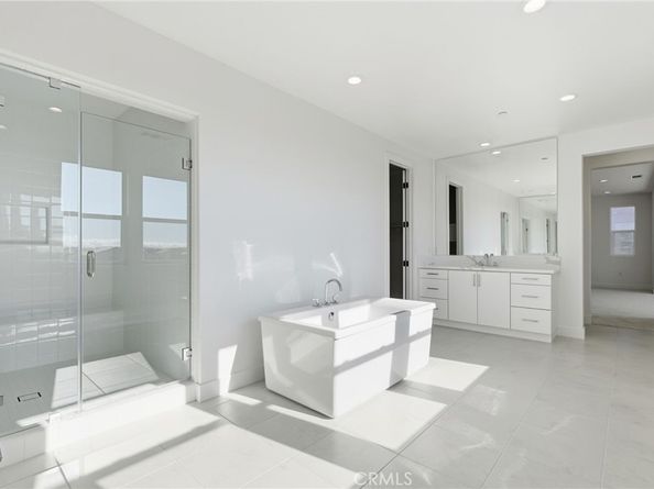 101 Red Oak, Lake Forest CA 92630