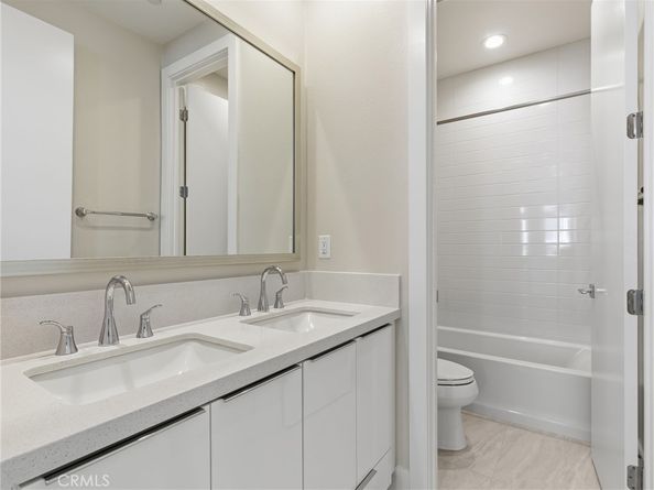 101 Red Oak, Lake Forest CA 92630