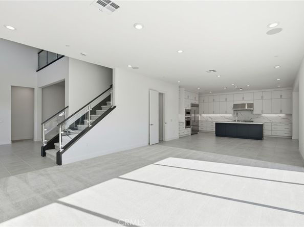 101 Red Oak, Lake Forest CA 92630