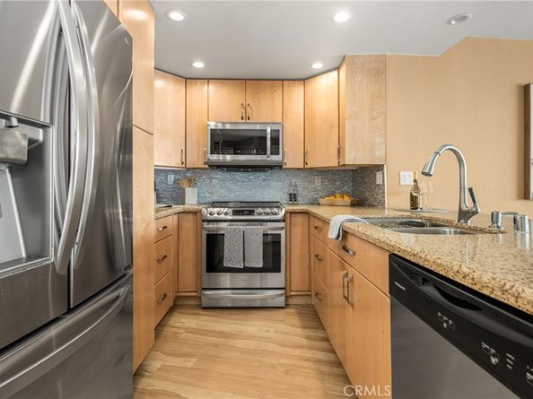 700 E Ocean 2406, Long Beach CA 90802