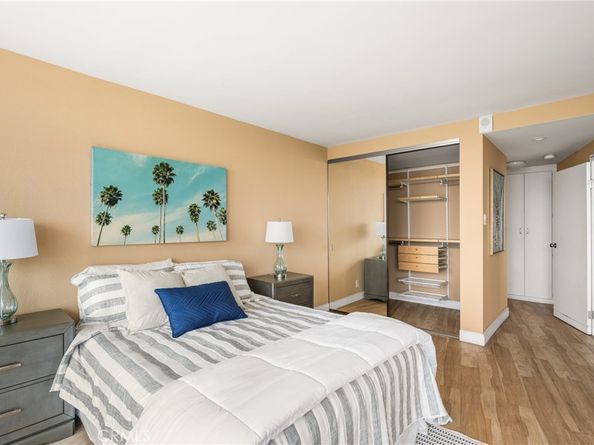 700 E Ocean 2406, Long Beach CA 90802